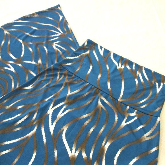 SOLID MAXI SKIRT – NWOT – SZ S - Picture 5 of 12